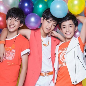 TFBOYS-魔法城堡.ape